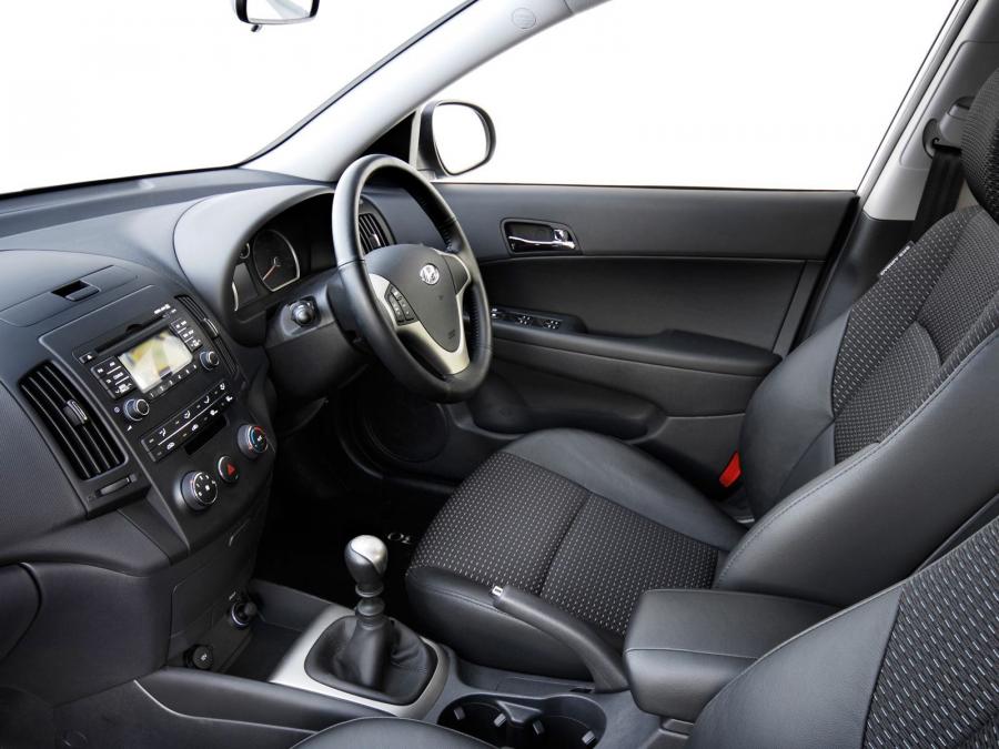  Hyundai i30 2007 года  (UK) (фото 21 из 32)